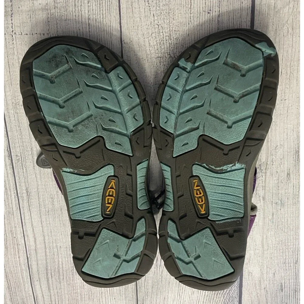 Purple Keens Keen Girl Water Shoes Hiking Sandals, Size Youth 2